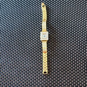 Elegant Gold Women's Watch